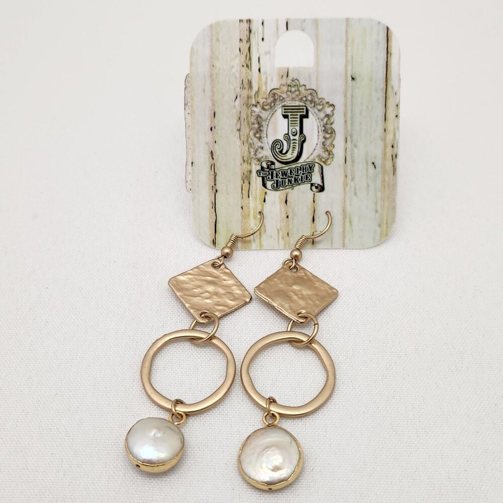 The Jewelry Junkie Brushed Gold Freshwater Pearl Earrings #743